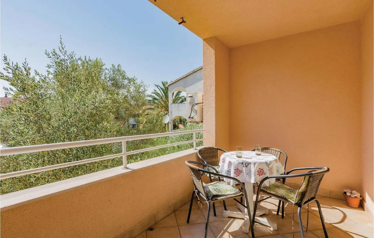Amazing Apartment In Stinjan With Wifi 0*,